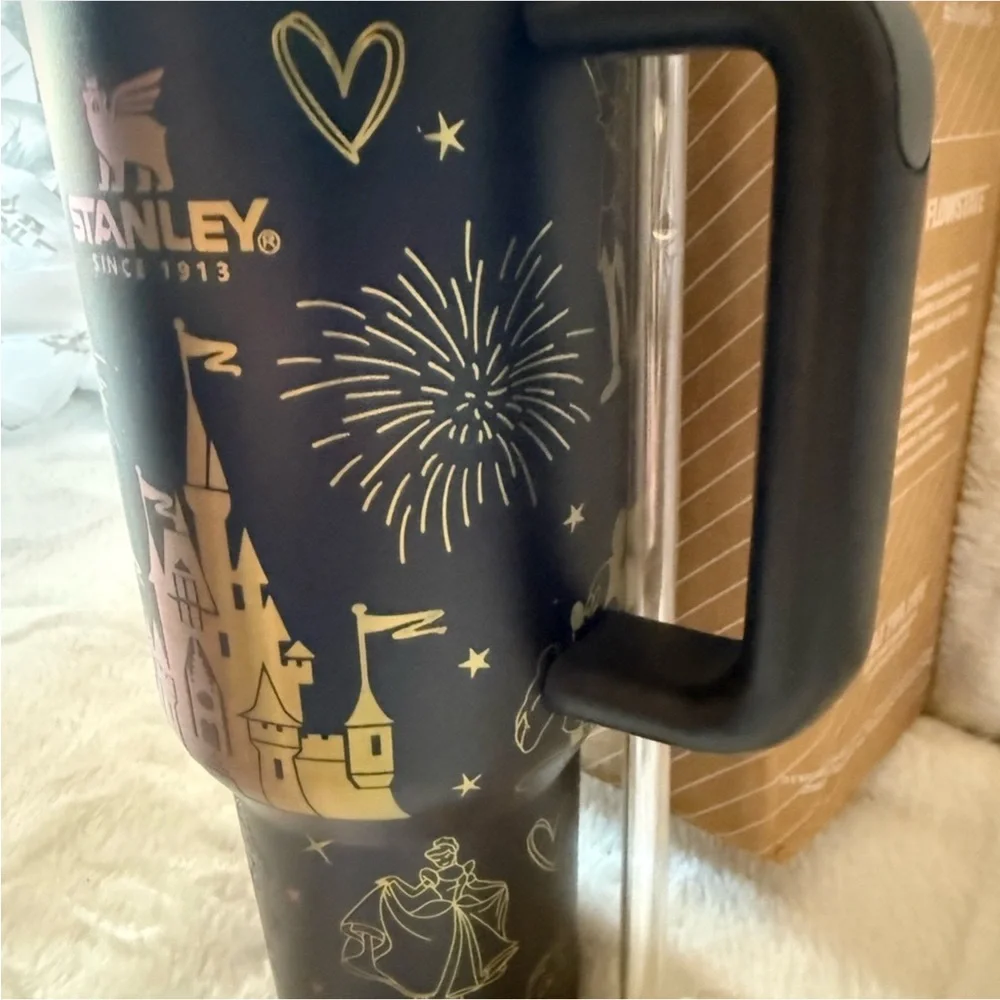 Stanley Disney 40 oz. Black Iridescent Oil Slick Castle and Friends Tumbler - Picture 4 of 13